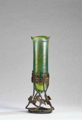 A vase in a bronze mount with clover leaf decor, Johann Lötz Witwe, Klostermühle for E. Bakalowits Söhne, Vienna, 1900 - Jugendstil and 20th Century Arts and Crafts