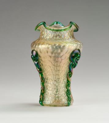 A vase with green applications, Wilhelm Kralik Sohn, Eleonorenhain, c. 1900 - Jugendstil e arte applicata del 20 secolo