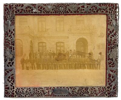 A frame and photograph, Peking 1899 - Umění a starožitnosti