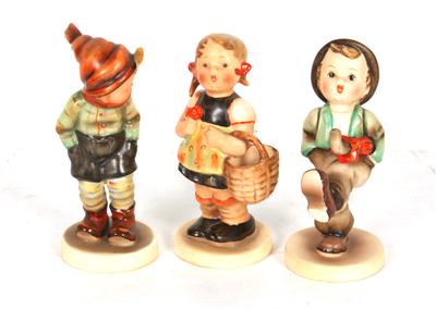 3 Hummelfigur, - Asta di natale - Arte e antiquariato