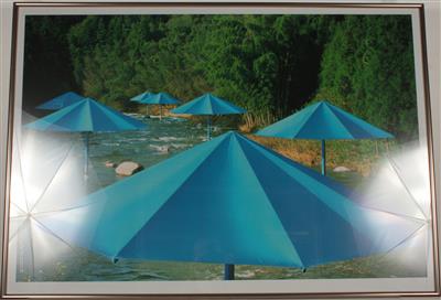 Offsetdruck nach einem Foto "Christo" The Umbrellas Japan-USA, - Kunst, Antiquitäten und Möbel