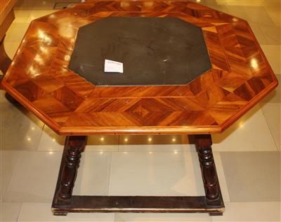Bäuerlicher Tisch in der Art der Montafoner Tische, - Arte e antiquariato