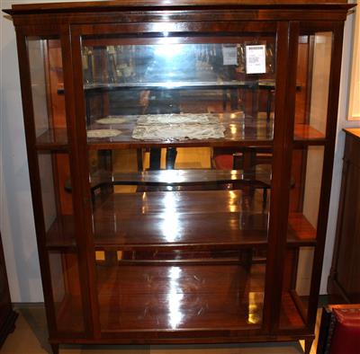 Vitrine im Biedermeier Stil, - Vánoční aukce - Umění a starožitnosti