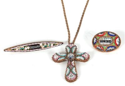 1 Kreuz an Halskette, 2 Broschen - Kunst, Antiquitäten und Möbel