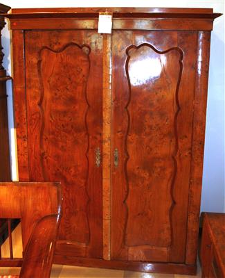 Später Biedermeier Garderobeschrank um 1840, - Kunst, Antiquitäten und Möbel