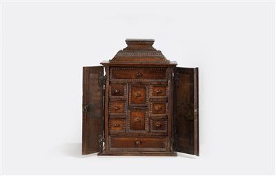 Zierliches Aufsatz bzw. Kabinettkästchen - Kunst, Antiquitäten und Möbel online auction