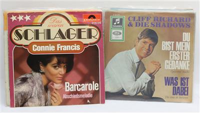 43 Singles - Vintage radios and rare vinyl recordings