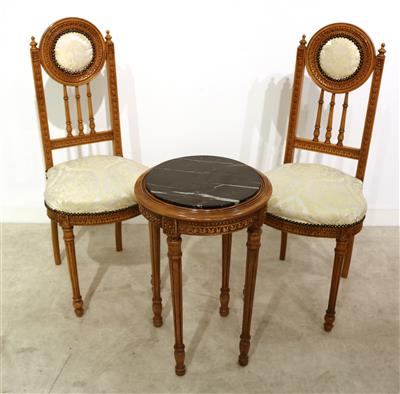 Runder Beistelltisch mit 2 Sessel, - Weihnachtsauktion Kunst, Antiquitäten und Möbel