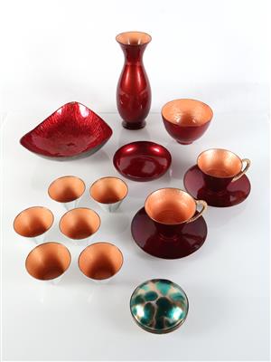 6 Mokkatassen mit Untertassen, 3 versch. Schalen, 1 Vase, 1 Deckeldose,6 Mokkatassen ohne Untertassen - Antiques and art
