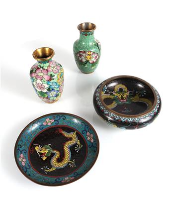 2 kleine Vasen, 1 Schale, 1 Schale mit hochgezogenem Rand - Kunst, Antiquitäten, Möbel und Technik