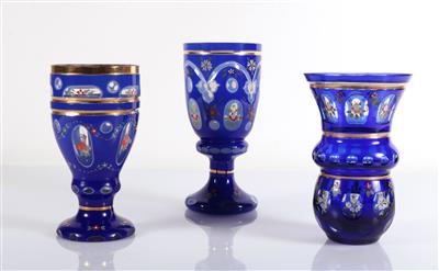 Konvolut aus 2 kleinen Pokalen u. 1 Vase - Umění a starožitnosti