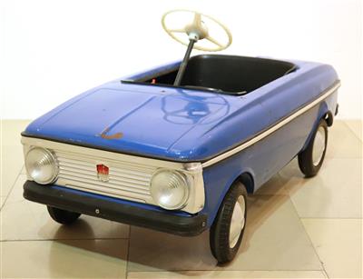 Russisches Kindertretauto - Kunst, Antiquitäten, Möbel und Technik