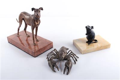 Konvolut aus 3 Bronzefiguren,"Windhund", "Hummer" u. "Maus" - Antiques and art