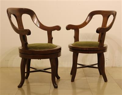 Seltenes Paar Armsessel mit drehbaren Sitzen - Umění a starožitnosti