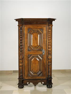 Frühbarocker Eckschrank, - Arte e antiquariato