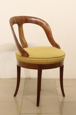 Halbrunder Biedermeier Sessel - Kunst, Antiquitäten, Möbel und Technik