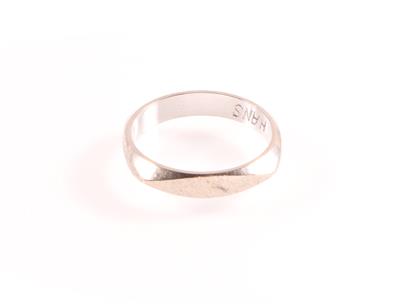 Facettierter Ring - Schmuck und Uhren