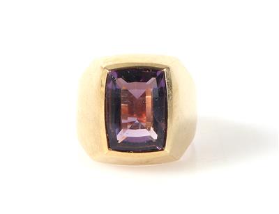 Amethyst Ring - Jewellery and watches