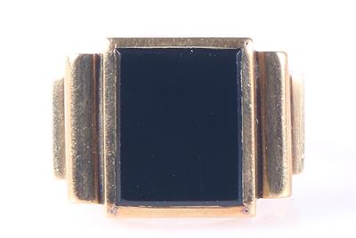 Onyx Ring - Jewellery and watches