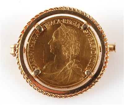 Brosche mit Medaille "Maria Theresia" - Klenoty a Hodinky