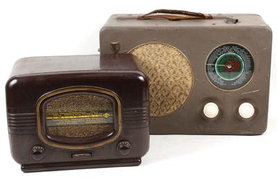 Röhrenportableradio Radione R9 - Art and Antiques, Jewellery