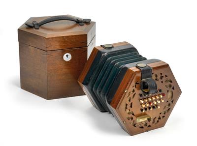 Concertina in C - Musical Instruments