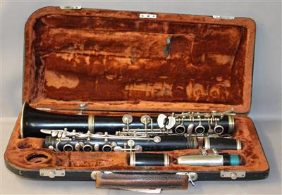 Eine Klarinette in B - Hudební nástroje