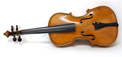 Eine Manufakturgeige aus Schönbach - Musikinstrumente