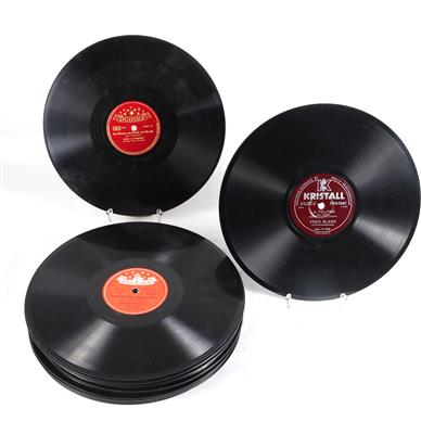 100 Schellacks - Musikinstrumente, historische Unterhaltungstechnik und Schallplatten