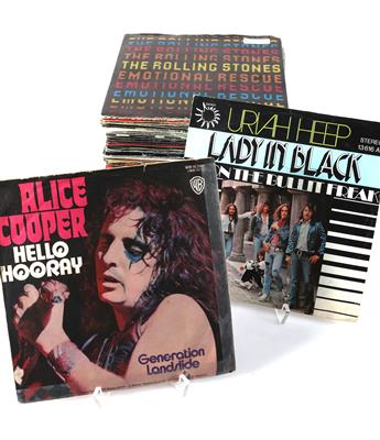 64 Singles Rock/Hardrock z. B. Alice Cooper, - Musikinstrumente, historische Unterhaltungstechnik und Schallplatten