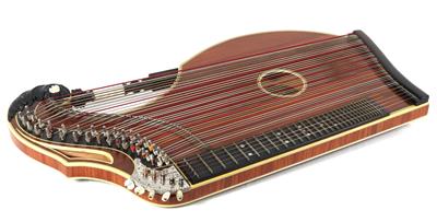 Ein bayrischer Zither - Musikinstrumente, historische Unterhaltungstechnik, HIFI und Schallplatten