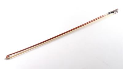 Silbermontierter Violinbogen, dier runde Stange ist gestempelt:F. N. VOIRIN A PARIS - Musikinstrumente, historische Unterhaltungstechnik und Schallplatten