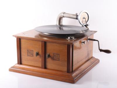 Salongrammophon mit Licence Nr. - Historical entertainment technology and records
