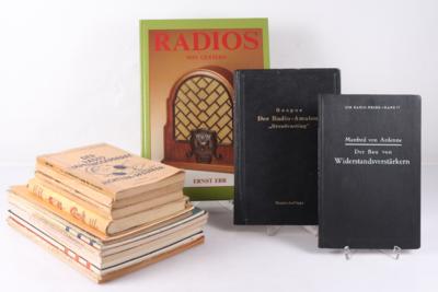 17 Fachbücher/Broschüren/ Hefe über Radiotechnik - Musikinstrumente, historische Unterhaltungstechnik und Schallplatten