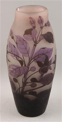Vase mit Fuchsien, - Saisoneröffnungsauktion Antiquitäten & Bilder