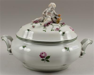 Ovale Deckelterrine, - Antiques and Paintings