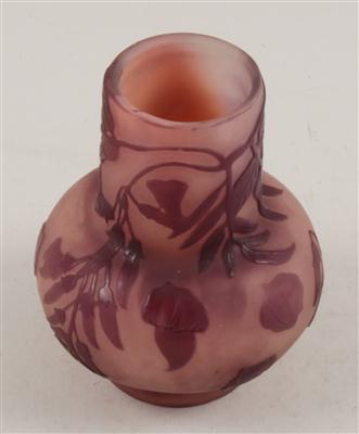 Kleine Vase mit Glyzinien, - Antiques and Paintings