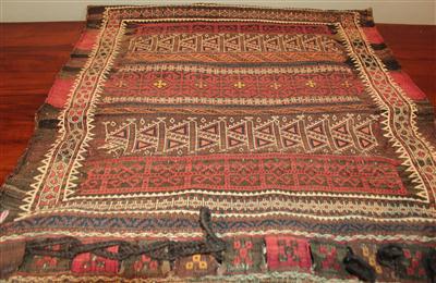 Belutsch Taschenfront ca. 70 x 70 cm, - Saisonabschluß-Auktion<br>Bilder Varia und Antiquitäten
