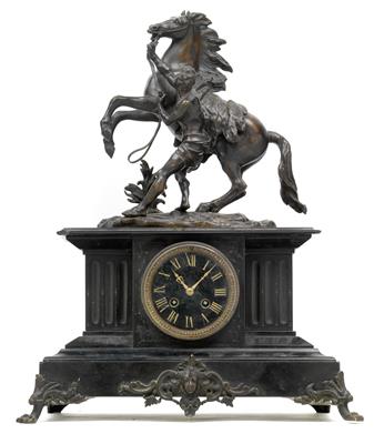 Historismus Marmorkaminuhr mit Bronze "Der Pferdebändiger" - Letní aukce