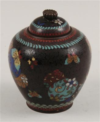 Cloisonné-Deckelvase, - Letní aukce