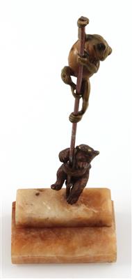 Kletternder Frosch und Bär, - Summer-auction