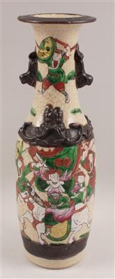 Famille Rose-Vase, - Summer-auction