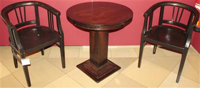 Runder Tisch und 2 Armsessel, - Summer-auction