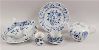 Zwiebelmuster-Serviceteile: 1 Teekanne mit Deckel, - Saisoneröffnungs-Auktion Antiquitäten & Bilder