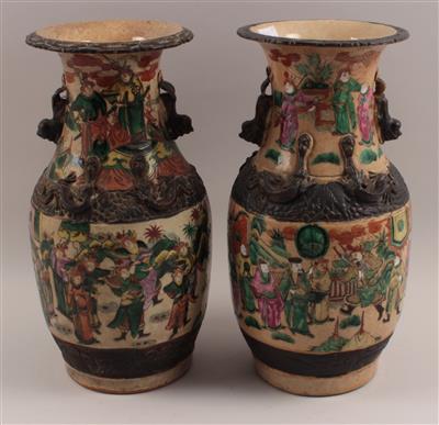1 Paar Famille Rose-Vasen, - Antiquariato e Dipinti