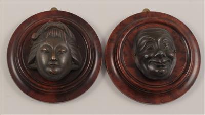 2 kleine japanische Bronzemasken, - Starožitnosti, Obrazy