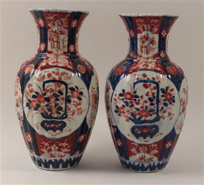 1 Paar Imari-Vasen, - Saisonabschluss-Auktion Bilder Varia, Antiquitäten, Möbel/Design