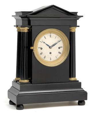 Kleine Biedermeier Kommodenuhr - Letní aukce