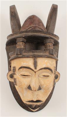 Afrika: Eine dekorative Maske aus hartem, schwerem Holz. - Asta estiva