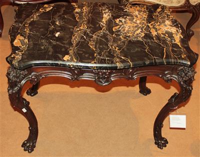 Niedriger Tisch, - Summer-auction